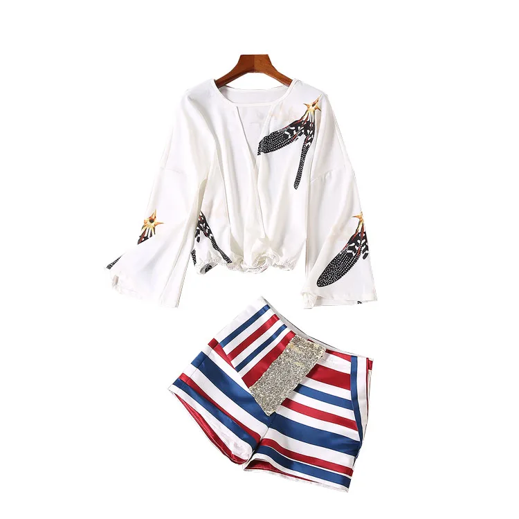 

JCHB 2021 New V-neck print sleeve top and slim shorts 2-piece suit