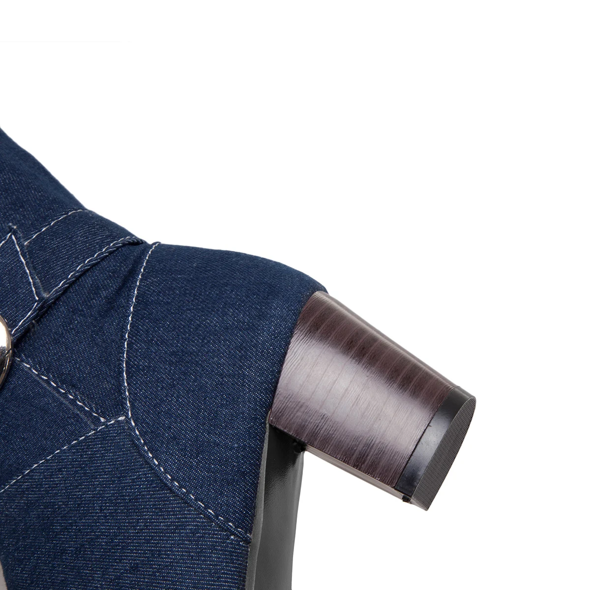 Женские сапоги до середины икры зимние на квадратном каблуке из