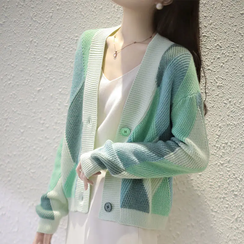 

Knitted Cardigan Women's Spring Sweater 2021 New Women's Relaxed Fashion Color Matching Long Sleeve Short Top