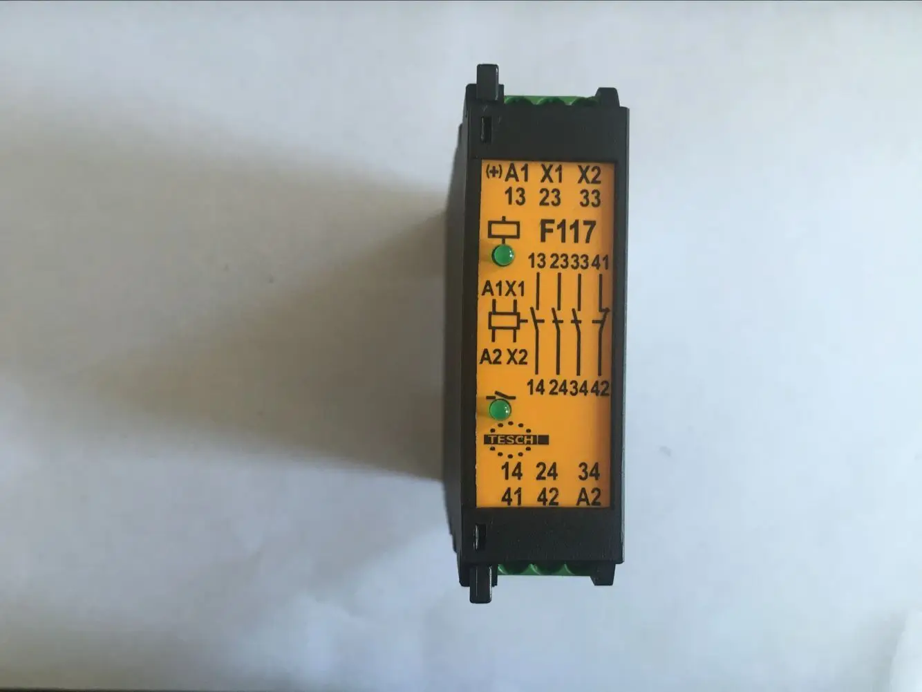 

Germany TESCH relay F117X01 24VAC/DC