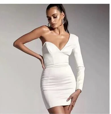 

New hot selling solid color V-neck breast wrapped shoulder single sleeve hip wrapped dress for women in winter of 2020