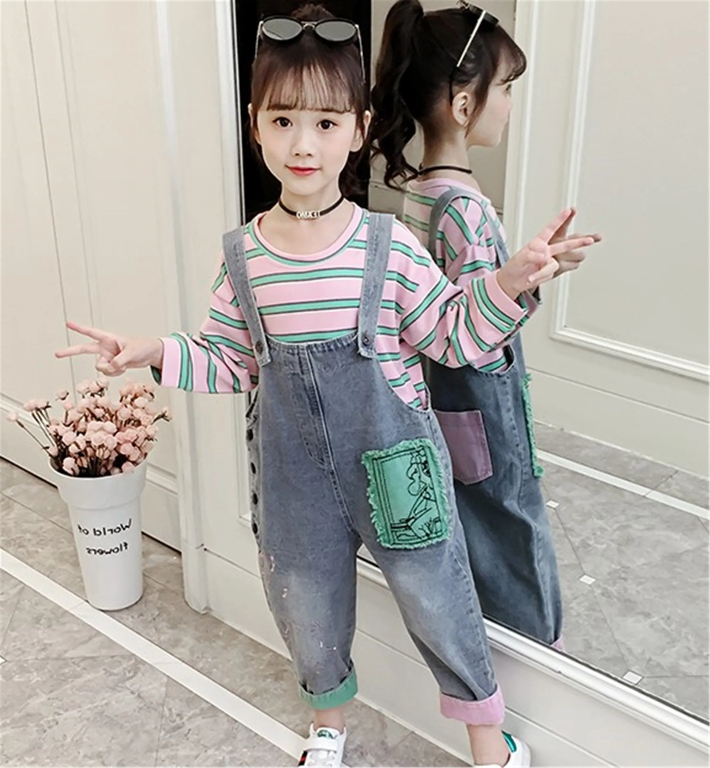 

Girls Fashion Hole Patch Jacket + Overalls Jeans Two-piece Set