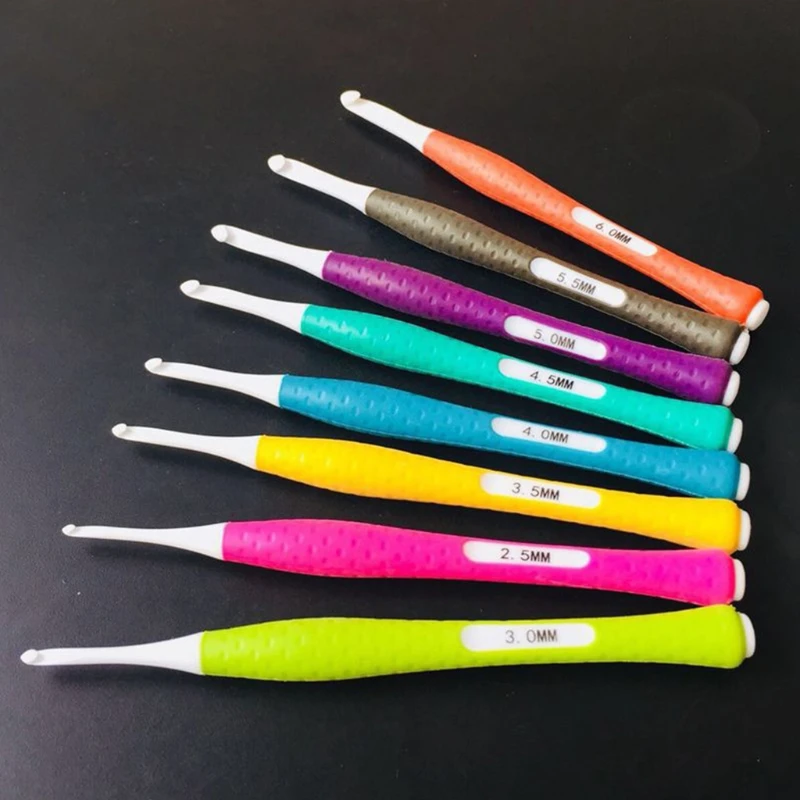 517E 8 Pieces Crochet Hooks Set Plastic Head Candy Color Soft Anti-Slip Handle Knitting Needle Yarn Shawl Sweater Weaving Sewing |