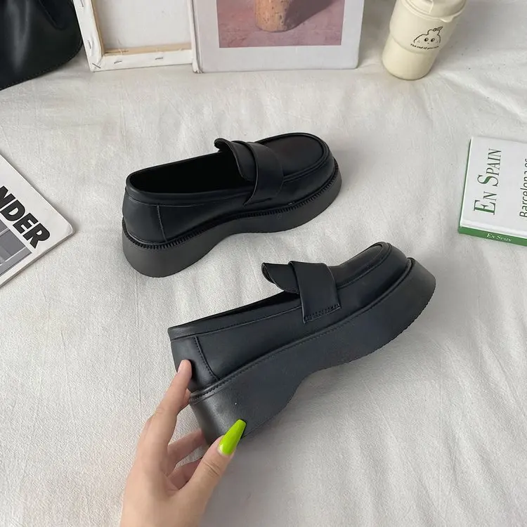

spring and autumn British style leather shoes mid-heel round toe thick bottom broch high heels casual student big toe flat shoes