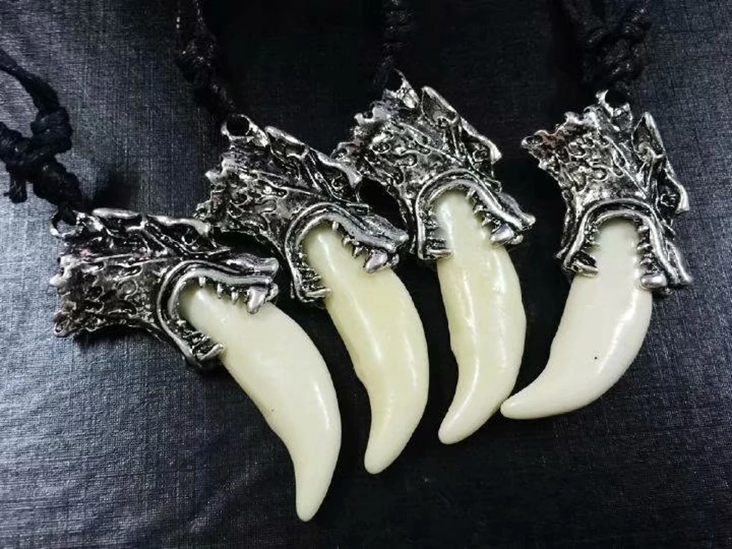 

16 pcs Tibet Wolf Teeth Pendant Charm Men's Carve Simulation