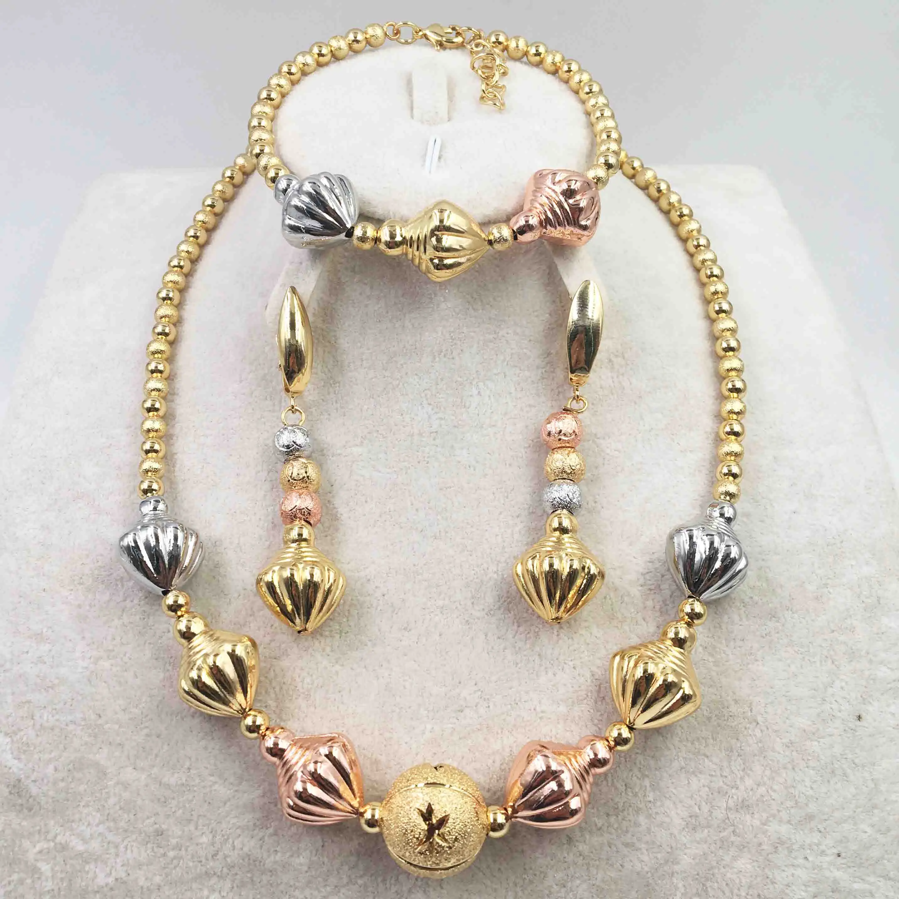 

Wholesale new dubai gold jewelry women's fashion necklace boutique jewelry set wedding necklace 24k gold design necklace