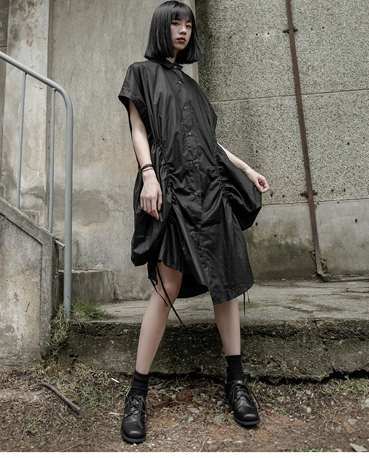[EAM] New Spring Summer Lapel Short Sleeve Black Irreuglar Fold Split Joint Loose Shirt Dress Women Fashion Tide JX113