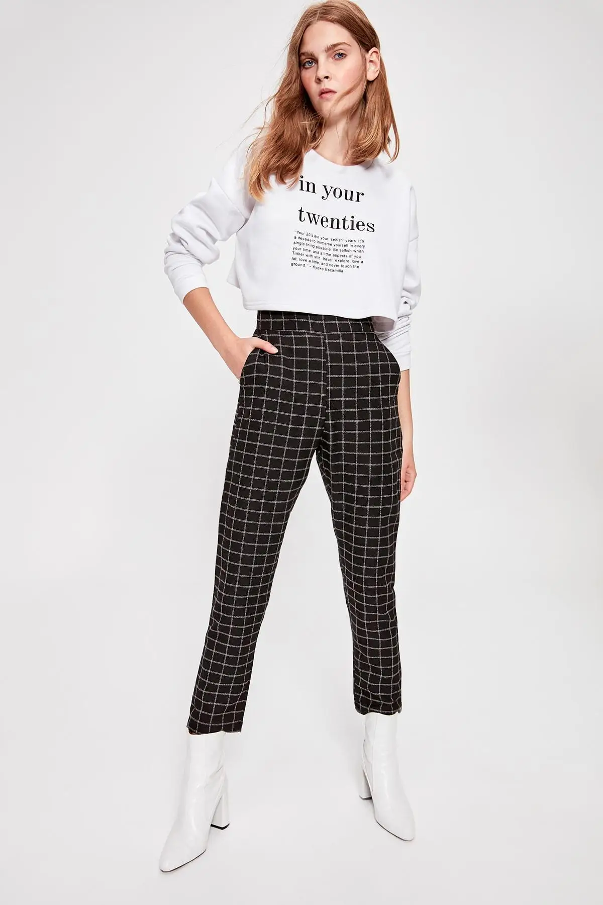 Trendyol черные клетчатые брюки TWOAW20PL0103