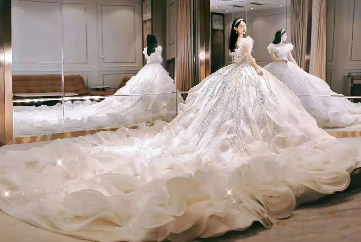 

Sparkly Boho Wedding Dress White 2021 Strapless Sequin Ball Gown Sparkle Bride Dress Long Vestido De Noiva Elegant Suknia Slubna