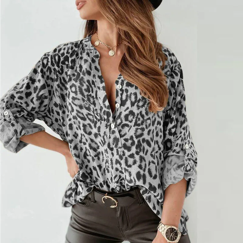 Фото Женская блуза с длинным рукавом V-образным вырезом и леопардовым принтом | одежда