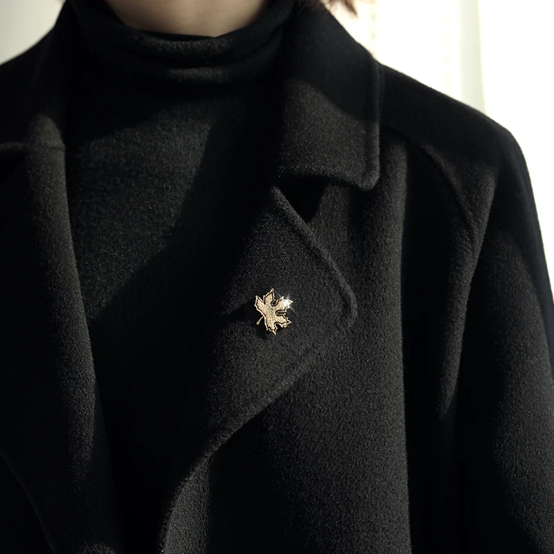 Роскошная женская металлическая брошь в виде кленового листа с цирконом броши