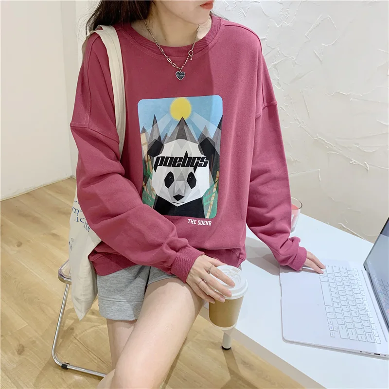 

Новинка Осенняя Корейская женская одежда Антивозрастная модная Свободная Толстовка Оверсайз с круглым вырезом и мультяшным рисунком Топ д...