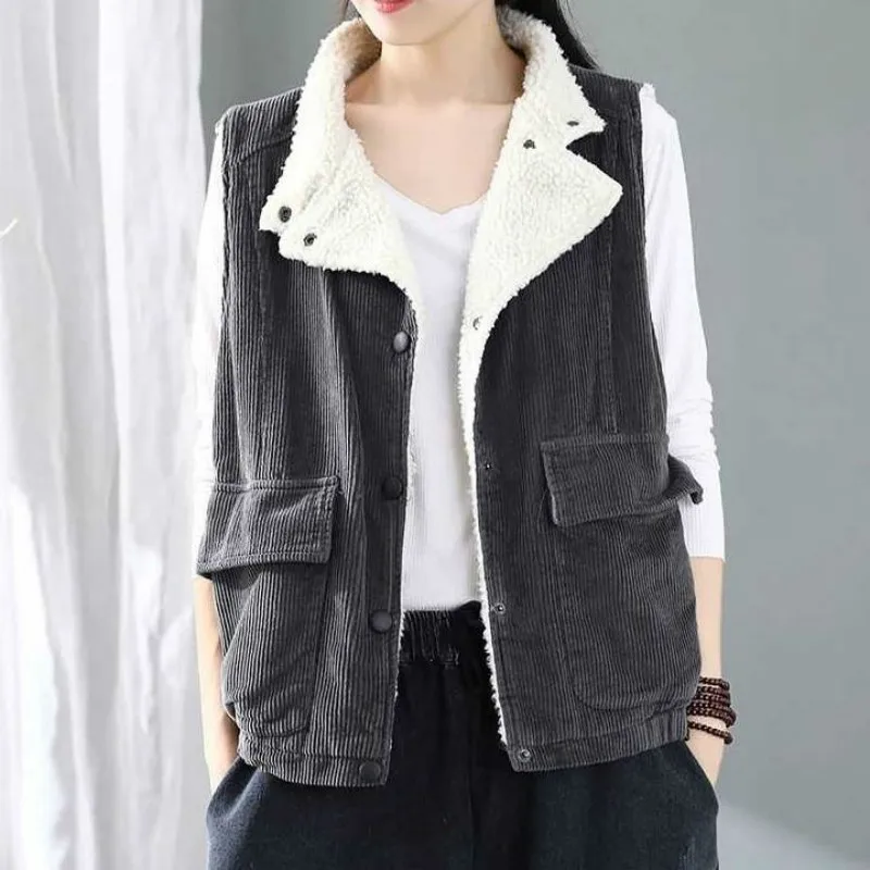 

2021 Autumn New Women Corduroy Vests Vintage Coats Button Stand Collar Sleeveless Pockets Solid Warm Casual Women Vests Y167