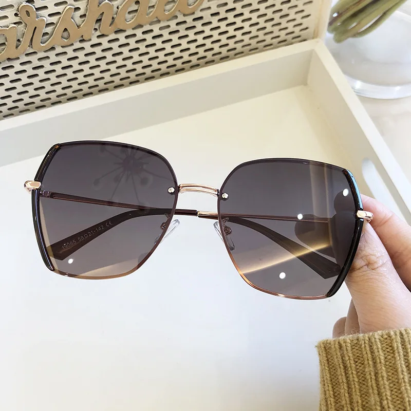 

2021 New Fashion Oversized Square Sunglasses Women Brand Vintage Gradient Sun Glasses Female Irregular Shades Oculos Feminino