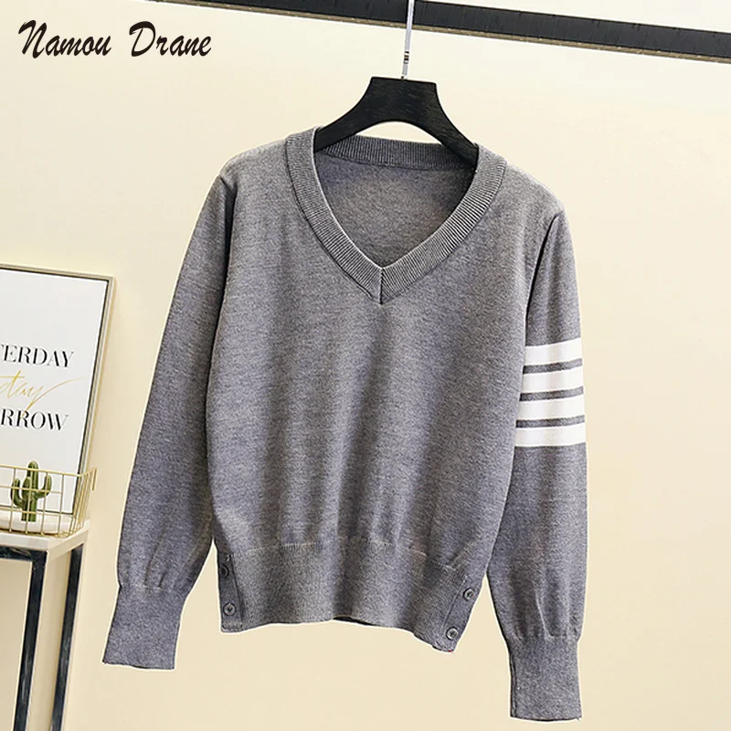 

Namou Drane 2021 Early Autumn New Hooded V-neck Four-bar Loose Sweater Knit Bottoming Long-sleeved Women Striped Sweater