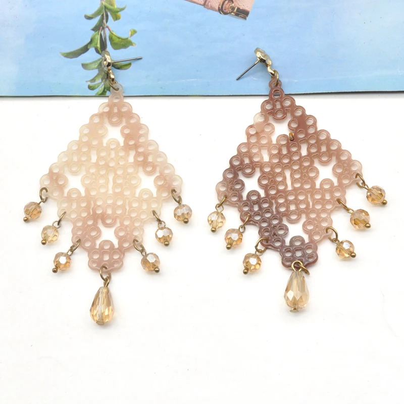 Новые богемные дизайн Обувь со сквозными отверстиями с украшением в виде