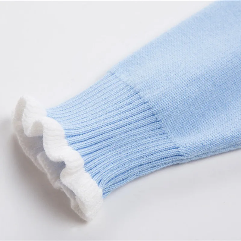 Красивое платье принцессы с длинными рукавами и героями мультфильмов осенние