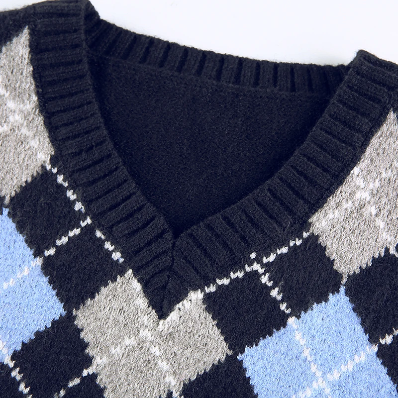 

2021 V Neck Vintage Argyle Sweater Vest Women Y2K Black Sleeveless Plaid Knitted Crop Sweaters Casual Autumn Preppy Style