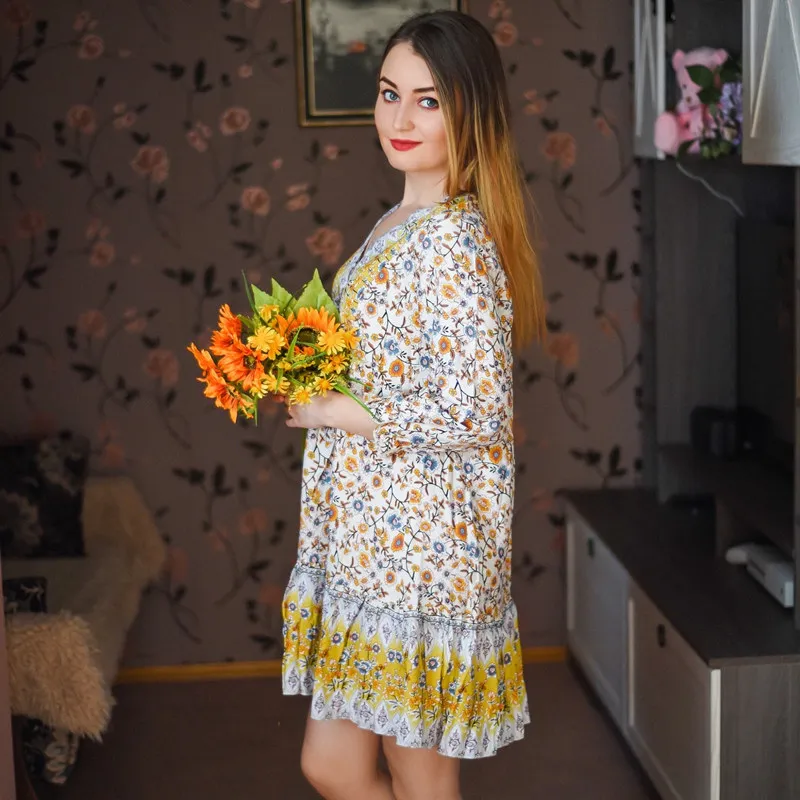 

2021 Spring New Oversize Floral Print Dress Women Butterfly Sleeve V Neck Short Dress For Women Fashion Loose Summer Dress