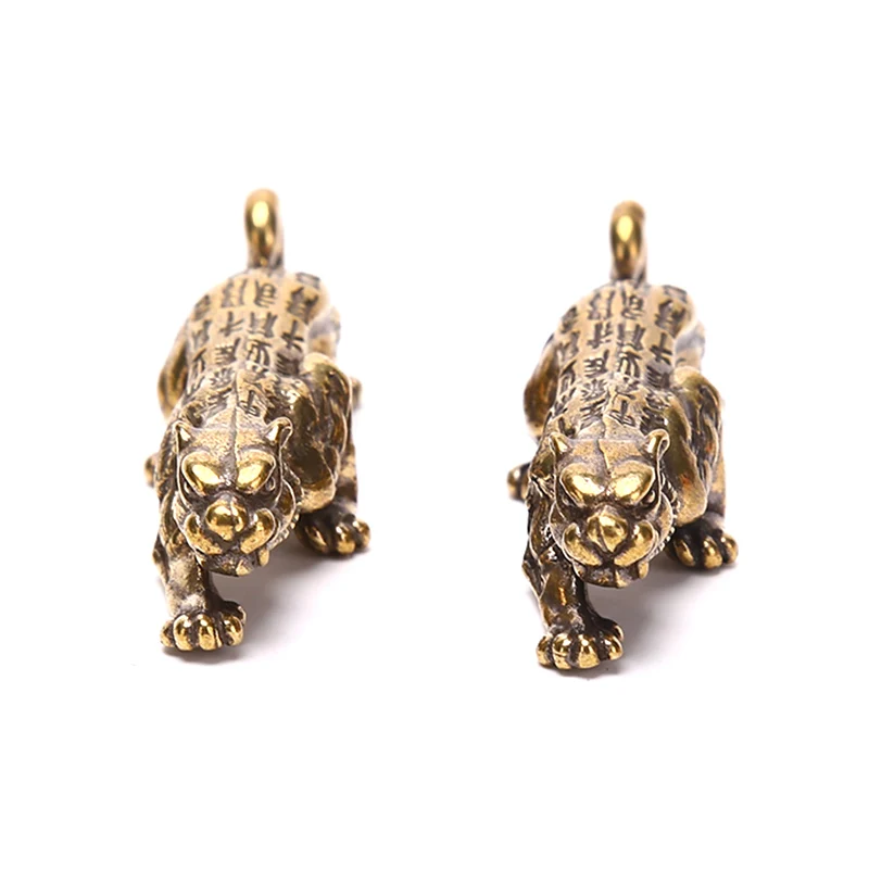 

1PC Retro Brass Tiger Amulet Animal Charms Pendant Keychains Decor Key Rings DIY Accessories Couple Keyring Gift Hanging Trinket