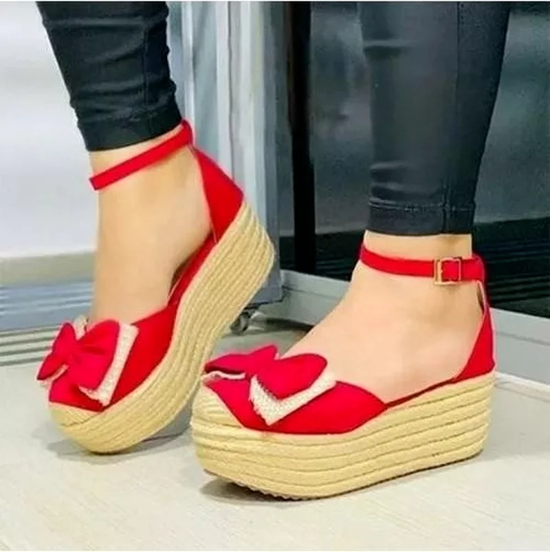 Женские босоножки на платформе с пряжкой и бантом летние модные плоской подошве