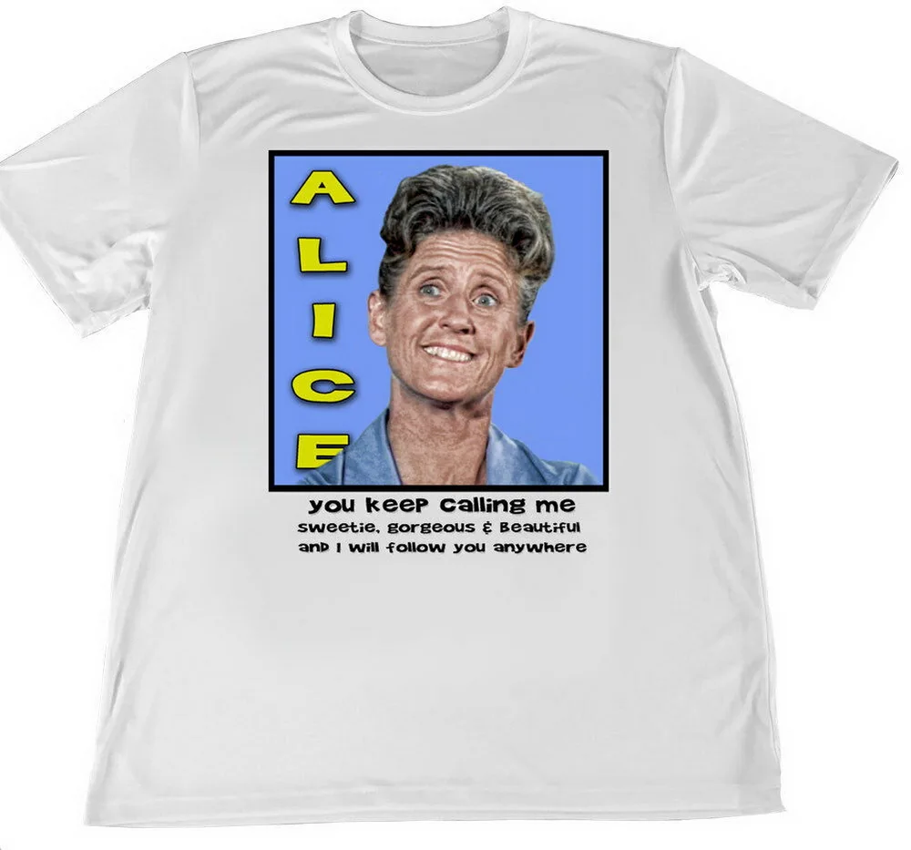 Футболка с надписью The Brady Back Ann B Davis As Alice Wicking изображением флага автомобиль
