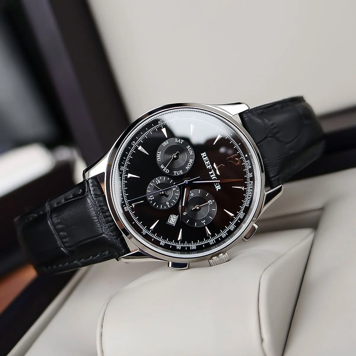 Мужские водонепроницаемые часы на ремешке из натуральной кожи с