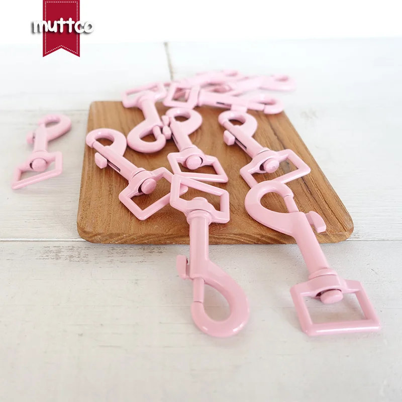 Металлическая розовая застежка для собак мы предоставляем услуги лазерной