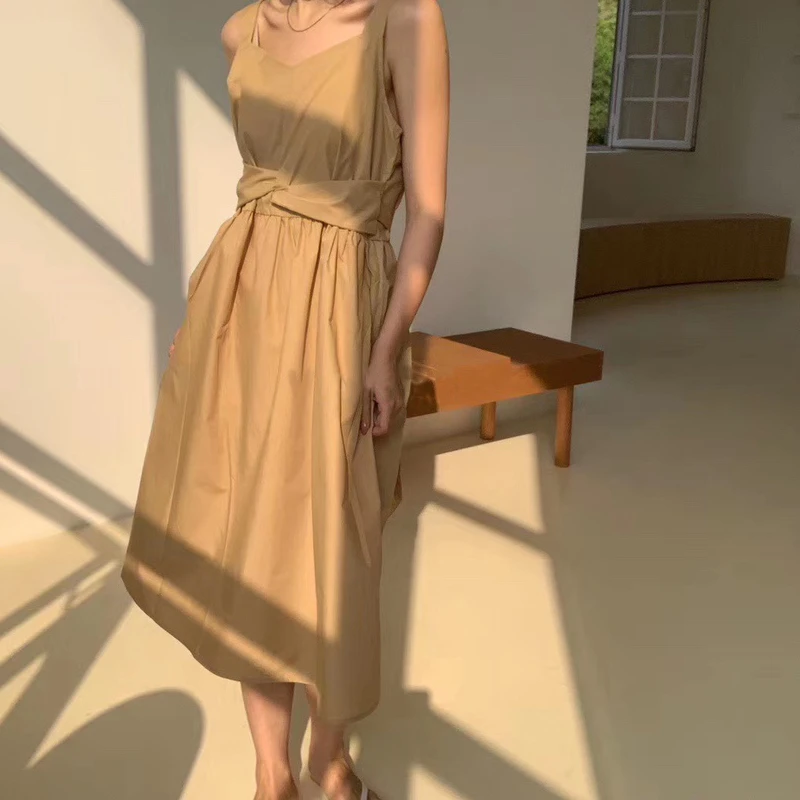 Платье-миди женское летнее однотонное с круглым вырезом и узлом на талии |