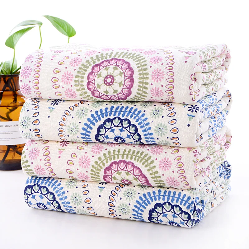 Банное полотенце с вышивкой и круглым рисунком 70*140 см|Банные полотенца| |