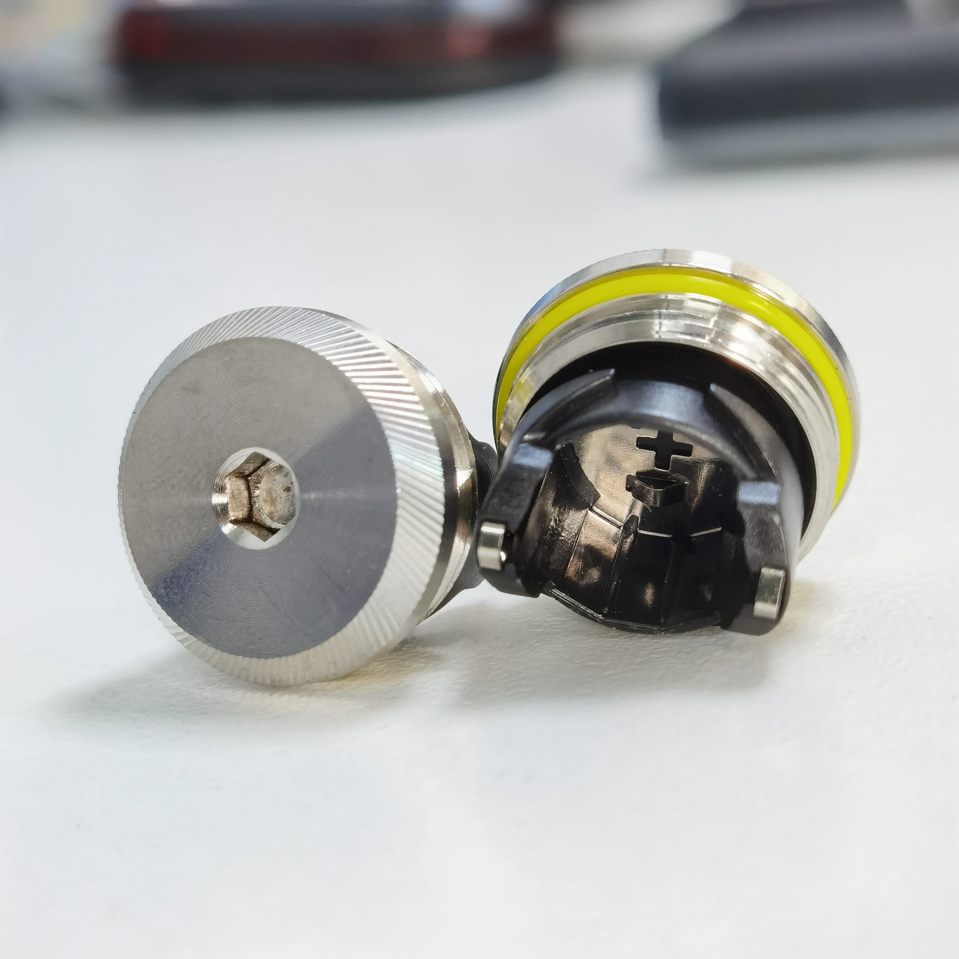 

Крышка батарейного отсека Garmin Vector 3S для ножной педали Vector 3