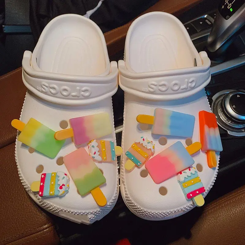 

2021 New Bundle Charms for Crocs DIY Cute Ice Cream Croc Charms Designer High Quality Lovely Garden Shoe Buckle Fashion Trend