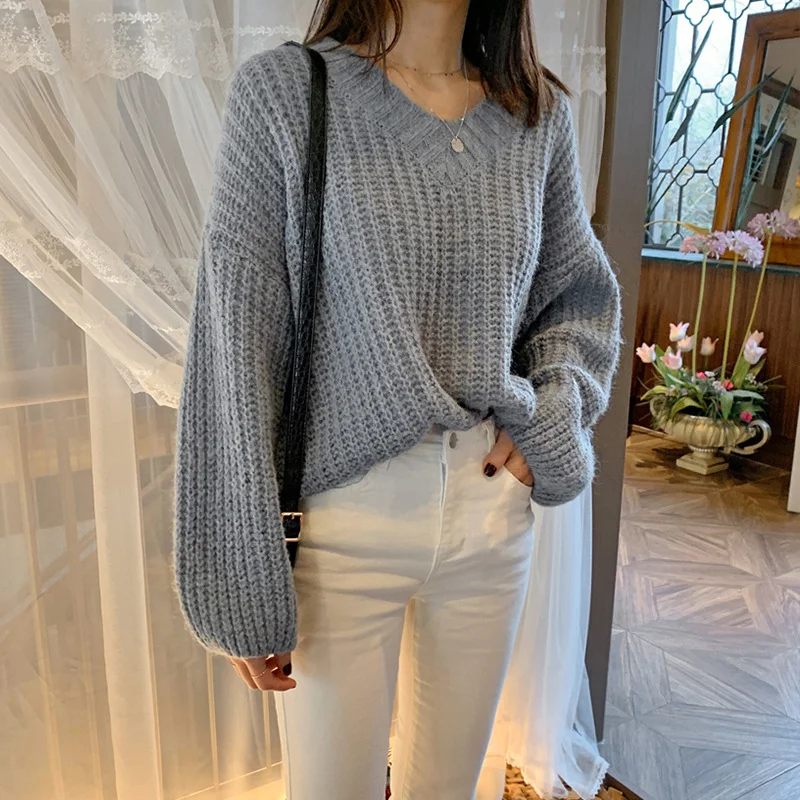 

Женский трикотажный свитер с V-образным вырезом и длинным рукавом