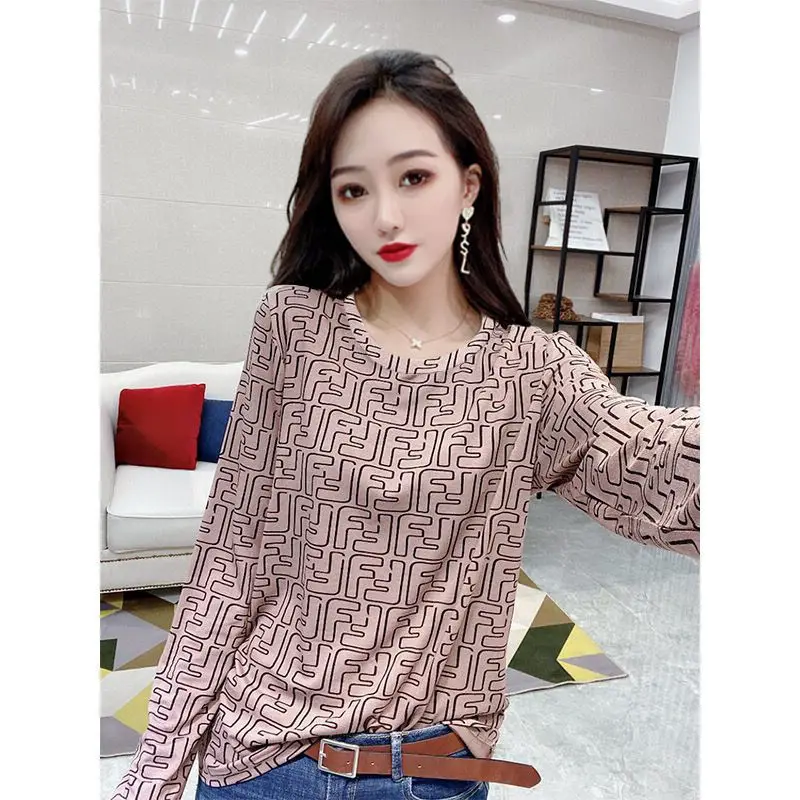 

Spring and autumn 2021 new Korean long sleeve T-shirt women's wear show thin fashion print bottomed top women's European fashion