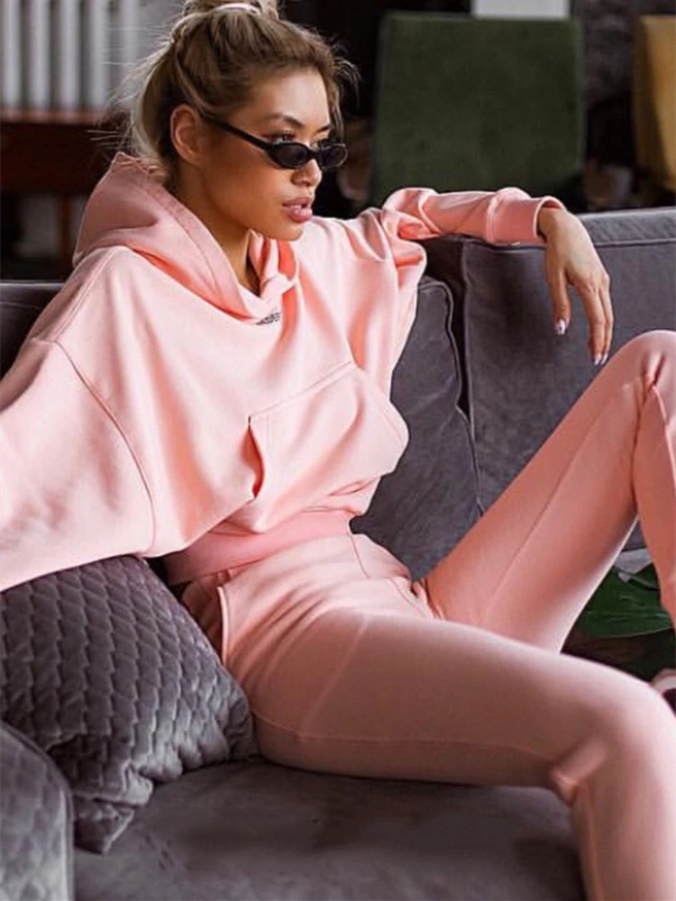 Женский укороченный топ с капюшоном и штаны спортивный костюм из двух предметов