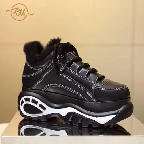 Женские кроссовки из натуральной кожи на платформе овечьей шерсти с