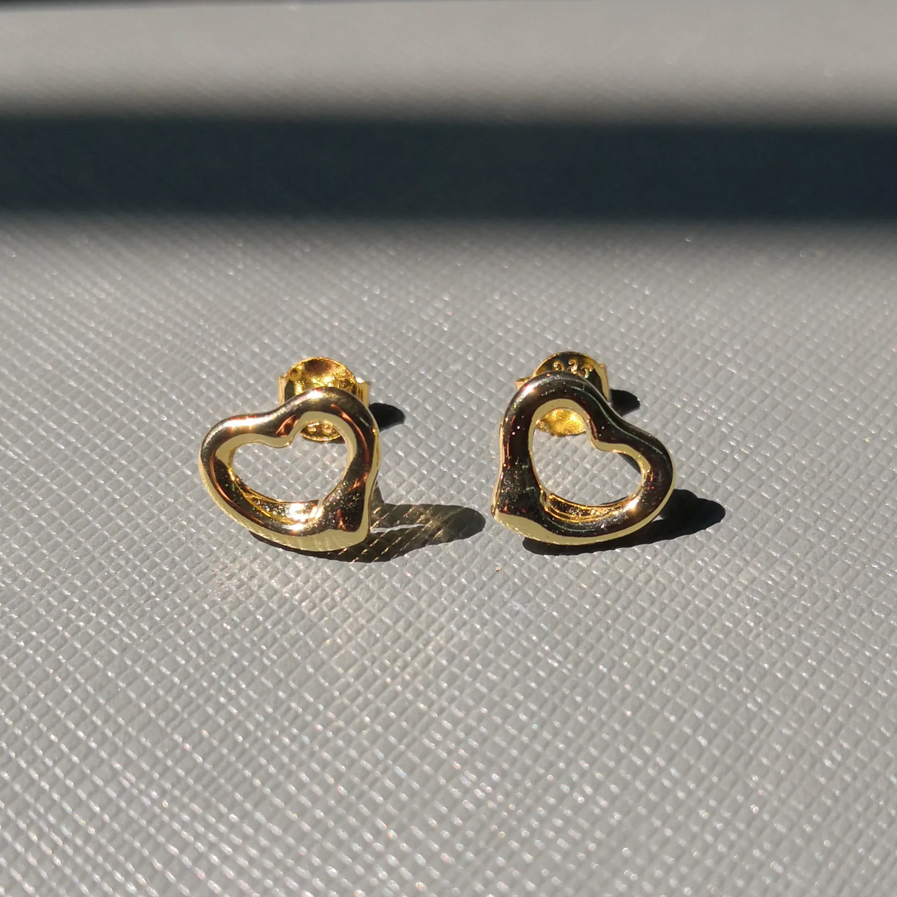 

Женские серьги из серебра 925 пробы