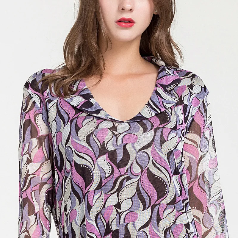 Платье средней длины с принтом и отложным воротником рубашка коротким рукавом