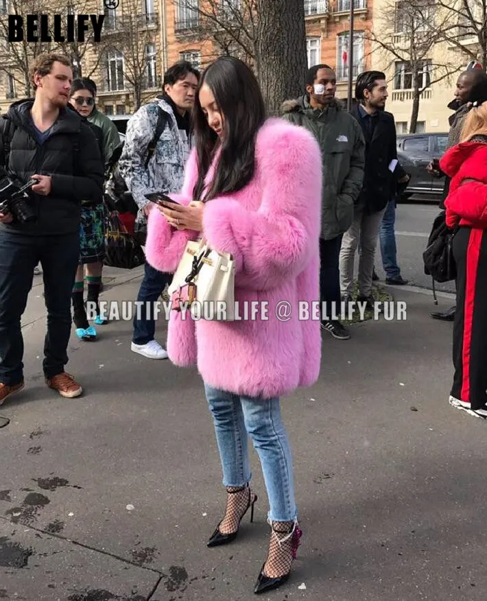 Женское пальто из натурального меха лисы классическое плюшевое Лисьего в стиле