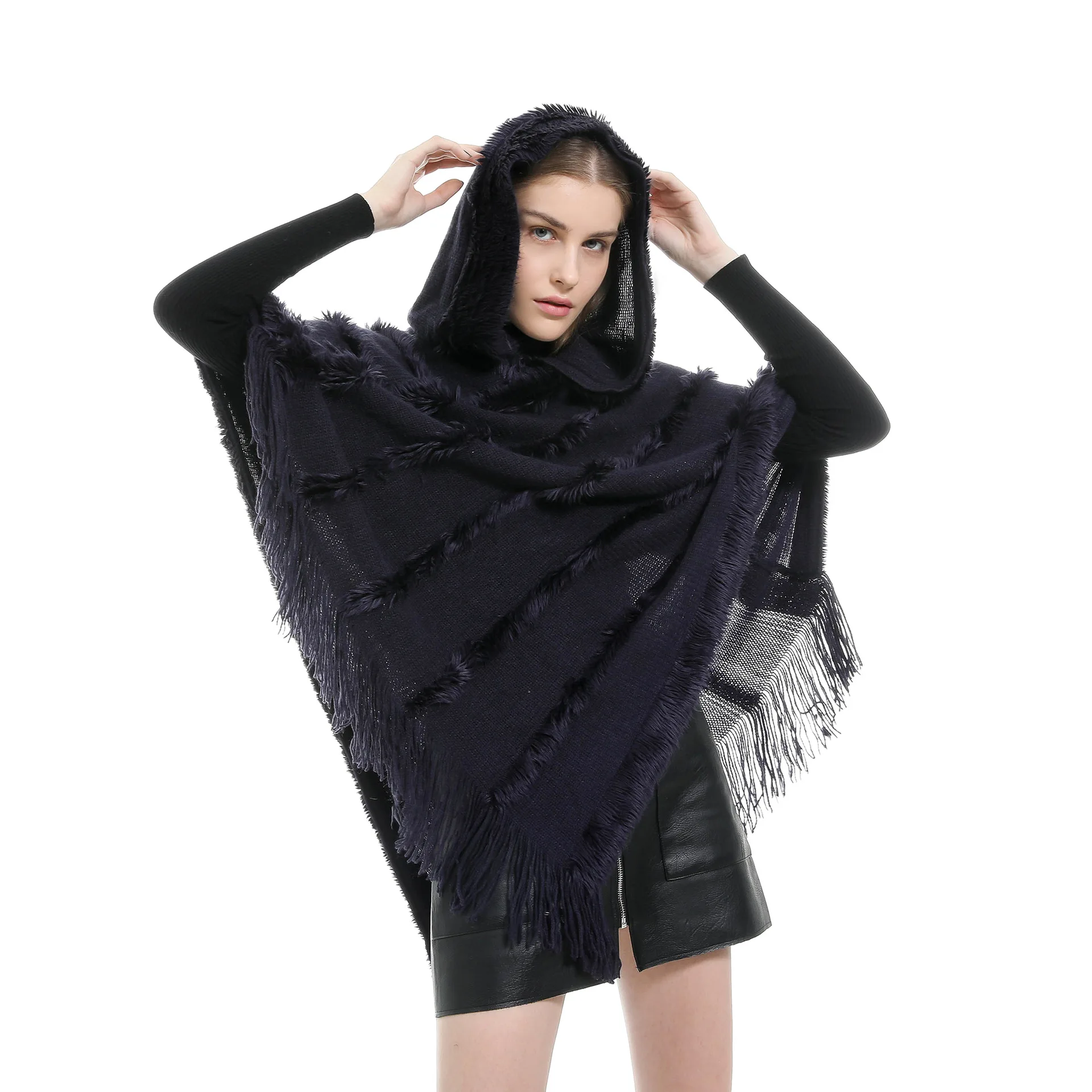 

Autumn Winter Knitted Poncho Women Fur Hooded Ponchos and Capes Outdoor Wear Fashion Blanket Coat Warm Sweater Pullover Tassel