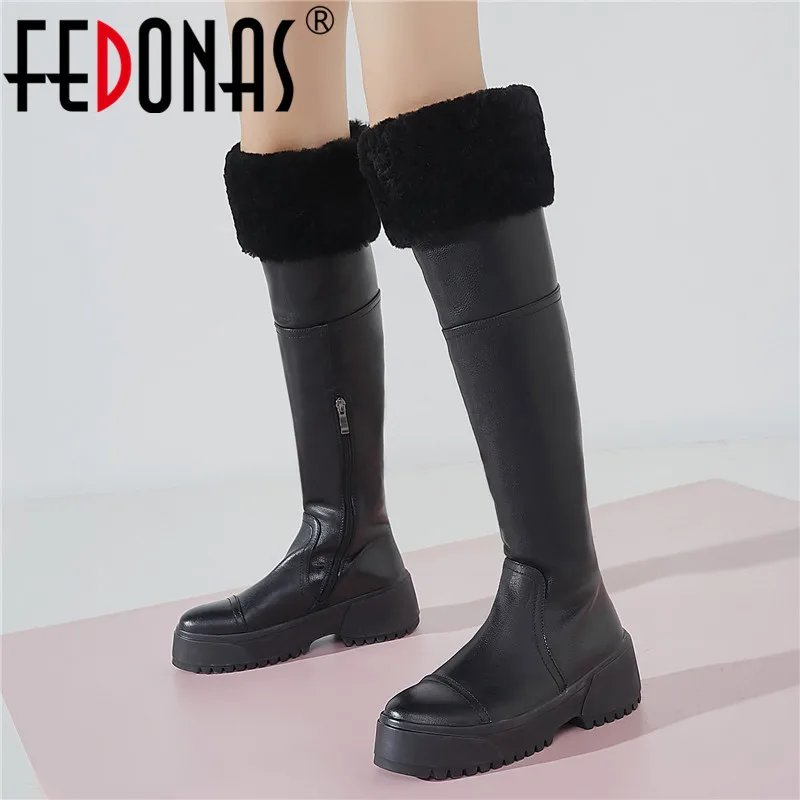 Женские зимние сапоги FEDONAS теплые из натуральной кожи на плоской подошве и