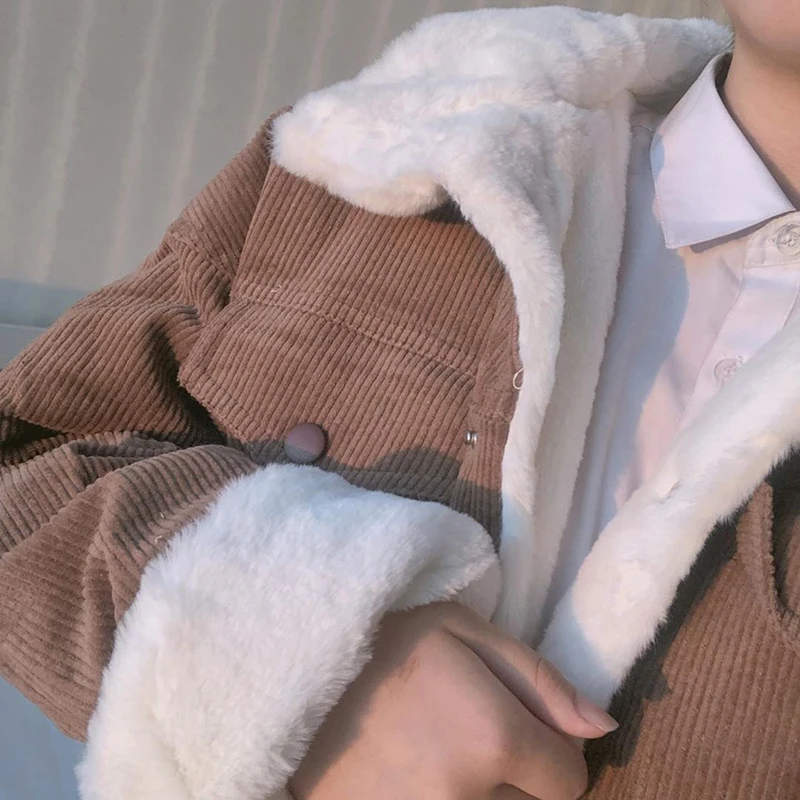 Женская Вельветовая куртка большого размера зимняя длинная из коричневого