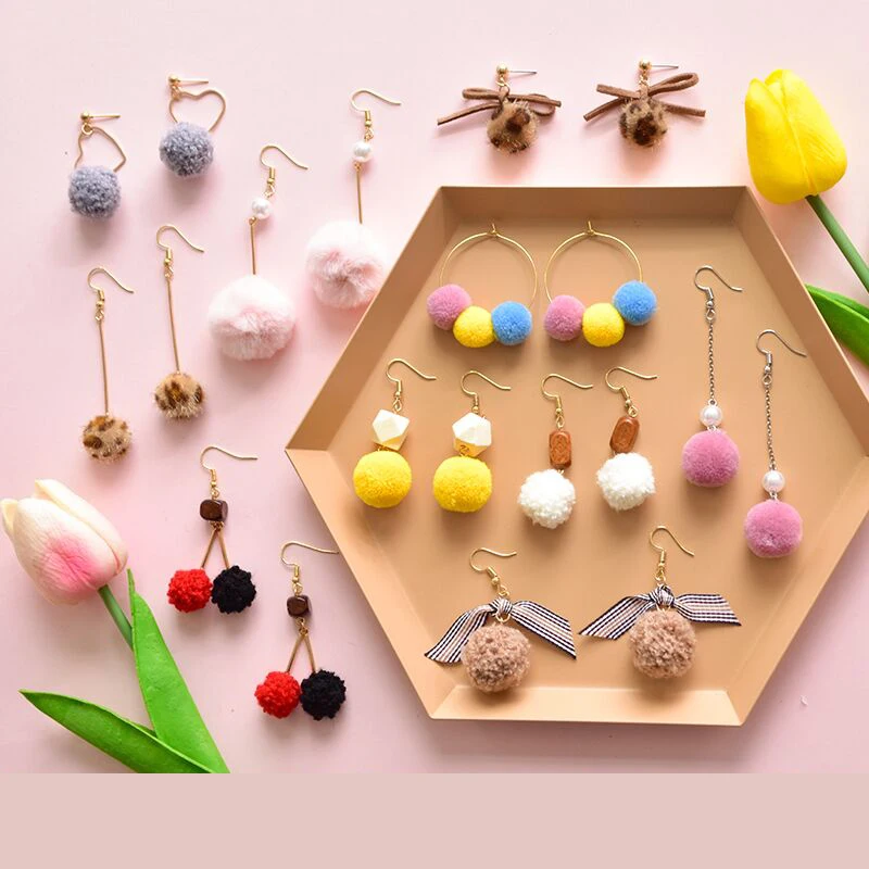 Sauvoo милый меховой шарик помпон длинные висячие серьги с бахромой уникальные