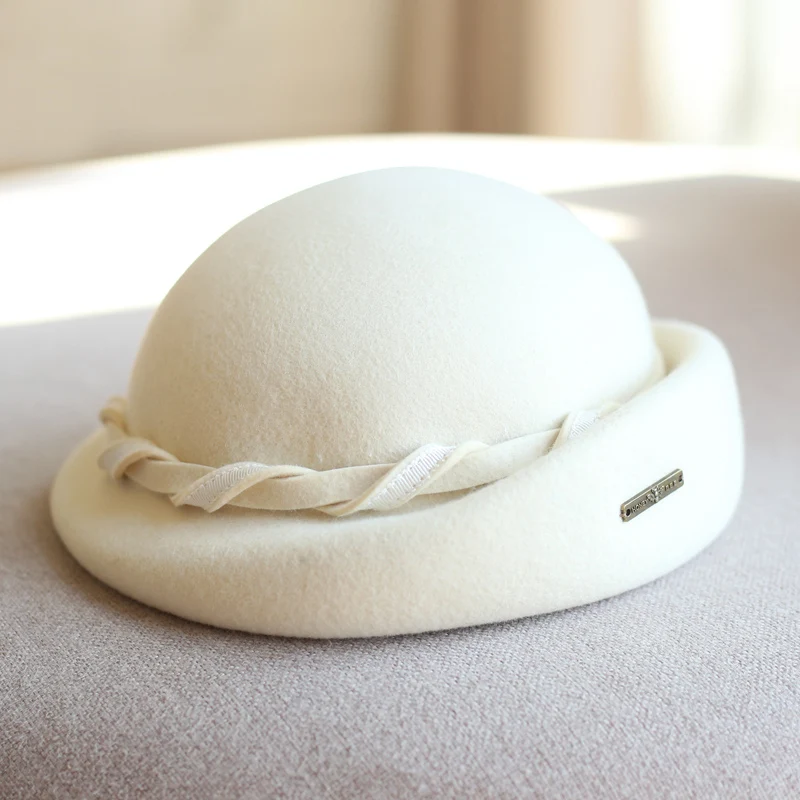 

Vintage Style Women's Wool Berets for Autumn/Winter Casual Painter Hat Fashion British Style Short Brim Hats