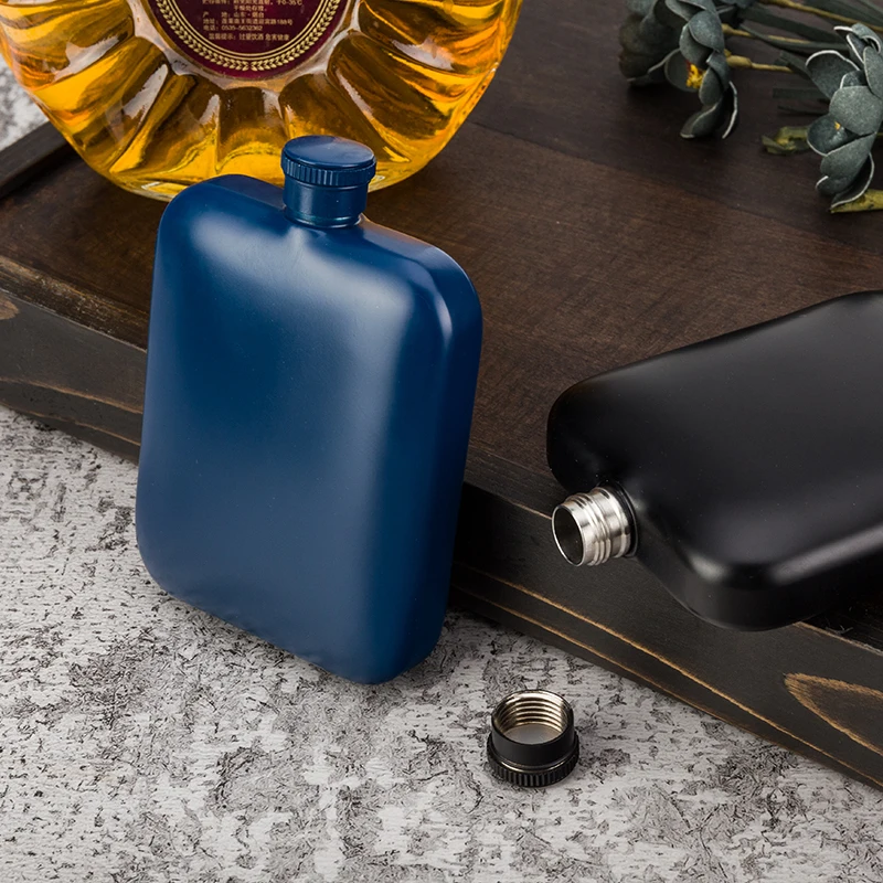 

Creative Stainless Steel Hip Flask Portable Small Superior Quality Hip Flask Personalized Flasque Alcool Table Supplies EJ50HF