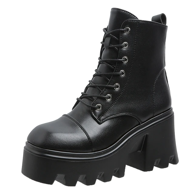 Туфли женские с круглым носом. Ботинки с круглым носом женские. Мужская обувь с круглым носом. Jimmy choo cora boots. Круглые ботинки.