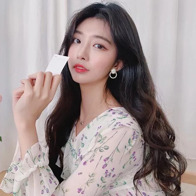 

Retro Round Pendant Drop Earrings For Women Fashion Pearl Charm Statement Jewelry Wedding Party Earrings Female 2020