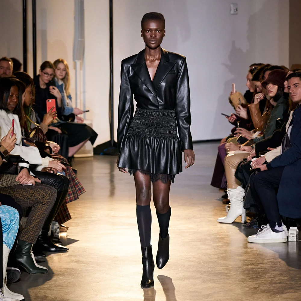 

Новинка Весна 2021, женское мини-платье, пикантное Плиссированное эластичное Облегающее кружевное платье из полиуретана с отложным воротник...