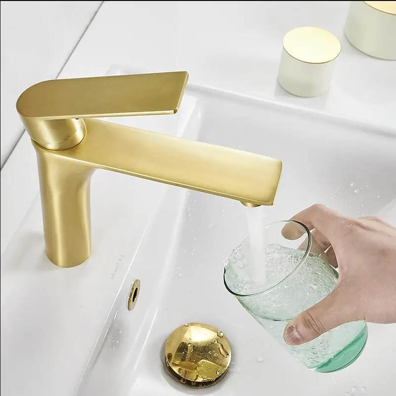 Новый смеситель для раковины Золотой горячей и холодной воды ванной комнаты