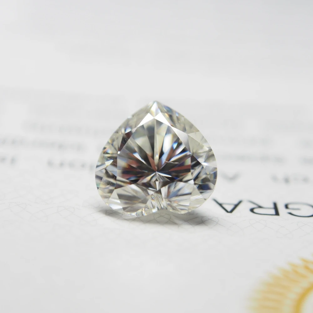 

heart-shaped moissanite stone 3.3 carat diamond Excellent white D color Purity VVS for ring